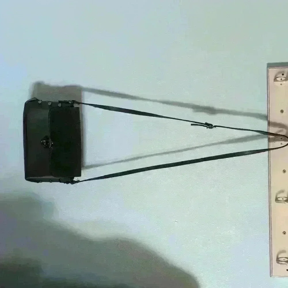 Beautiful forest green leather vera pelle purse